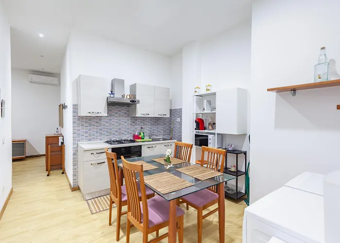 Gasthof Alloggi Costantini - Ospedale Gemelli - Metro Battistini 3*